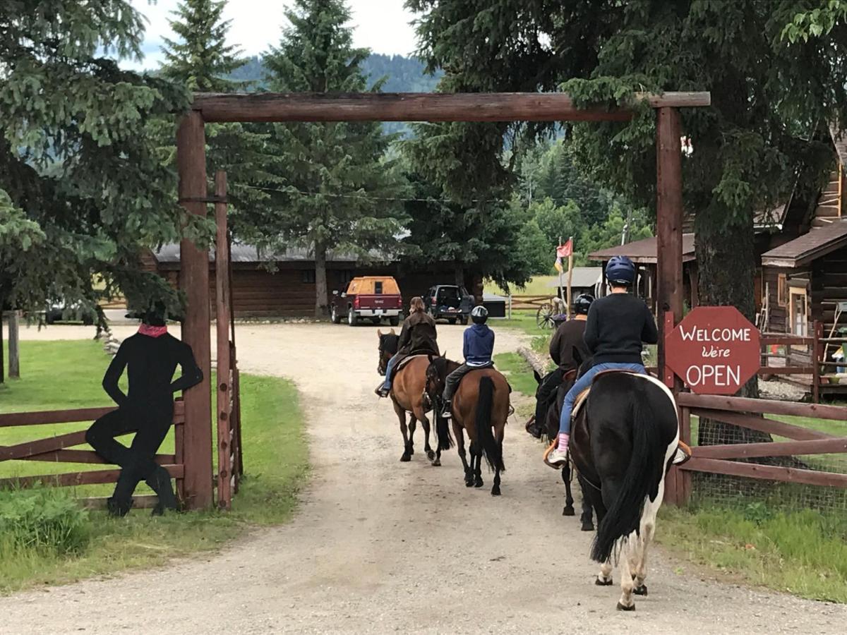 Wells Gray Guest Ranch Otel Clearwater Dış mekan fotoğraf